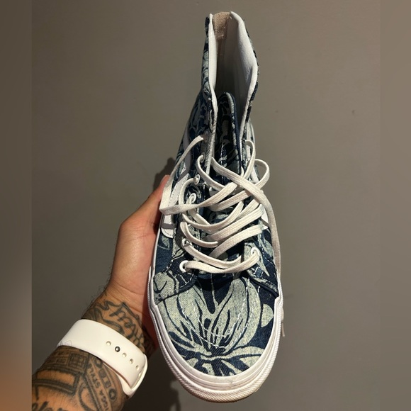 Unisex Floral Vans - sz 8 Men’s/9.5 Women’s - Picture 2 of 7